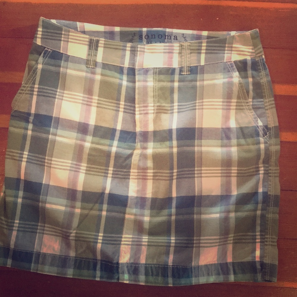 Plaid skirt size 6